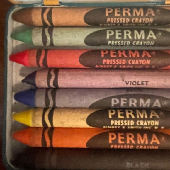 Antique Crayola Tin - Picture 3 of 3